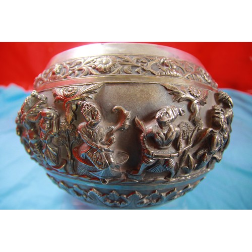 201 - A substantial Burmese mid-Victorian silver offering bowl, approximate weight 2.35 Kg, diameter at ri... 