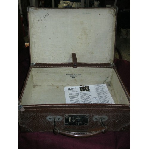 164 - A small brown vintage suitcase 9 1/2