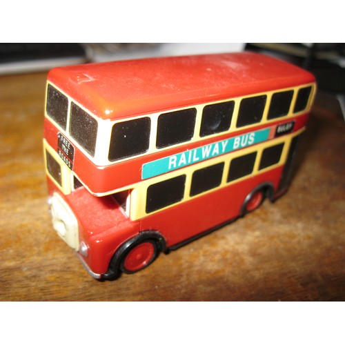 194 - A 1995 Tomy Bulgy bus from Thomas the Tank Engine in very good condition