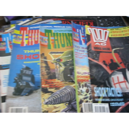 289 - An assortment of comics to include 2000AD, Commando, Thunderbirds, Star Wars Return of the Jedi, Bat... 