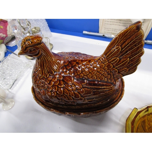 130 - A Portmerrion Chicken Oven to tableware serving and cooking dish in a brown treacle glaze.