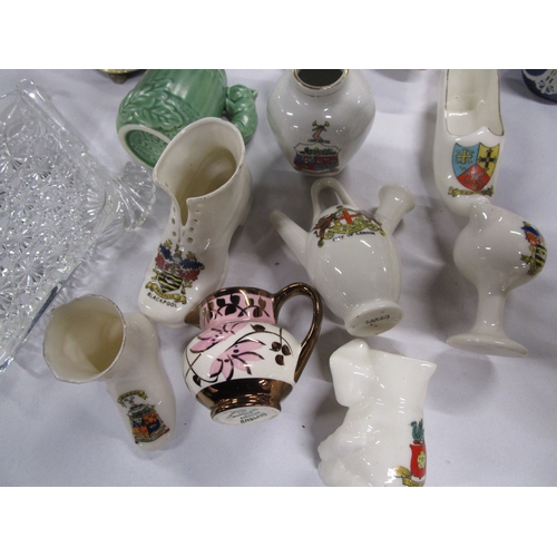 131 - A Selection of Goss crested ware including Blackpool ,Leicester,city of London ,Swindon etc along wi... 