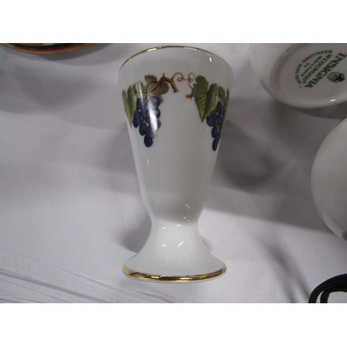 138 - 4 Wedgwood spill vases with rather nice fluted tops along with another vase by Limoges.
Coalport sma... 