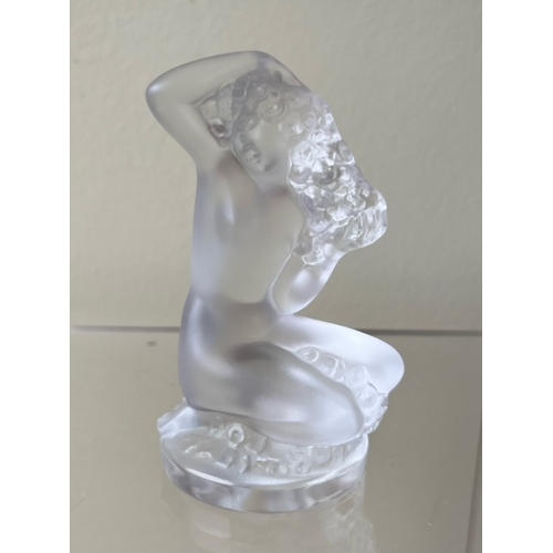 181 - Lalique Nude - Floreal.

8cm tall.

1970s /1989s