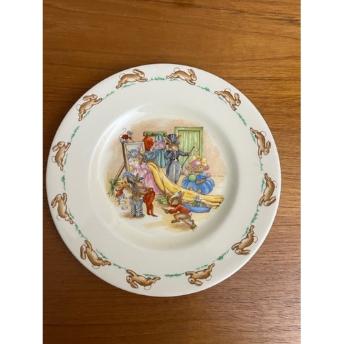 186 - 3 Vintage pieces of Bunnikins Nursery Ware.

2 bowls and a plate with rarer illustrations.