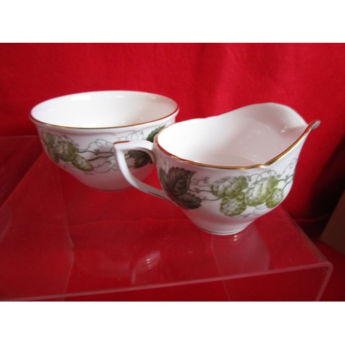 7 - Royal Worcester Hops pattern 6 place Teaset with Teapot ,Cream,6 side plates and sugar.
All mint