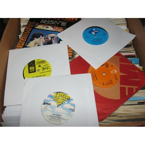 212 - A large box of mainly 1980s 45 rpm singles