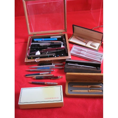 161 - A collection of fountain pens in a case, together with quality biros (Papermate, Parker etc.)