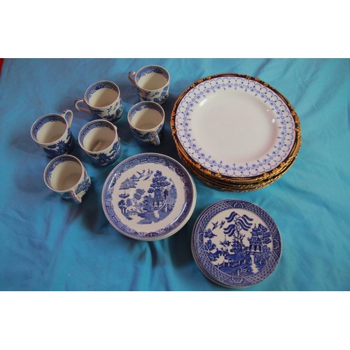 112 - 6 Wedgwood Chinese tree pattern Coffee cans and saucers along with 6 Coasters in the same pattern.
A... 