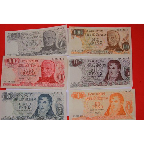 187 - A selection of 36 Argentinian banknotes, many in uncirculated condition