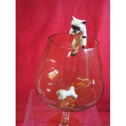 66 - A Fantastic usable novelty item Gin glass of the everlasting story of the Cat chasing the mouse but ... 