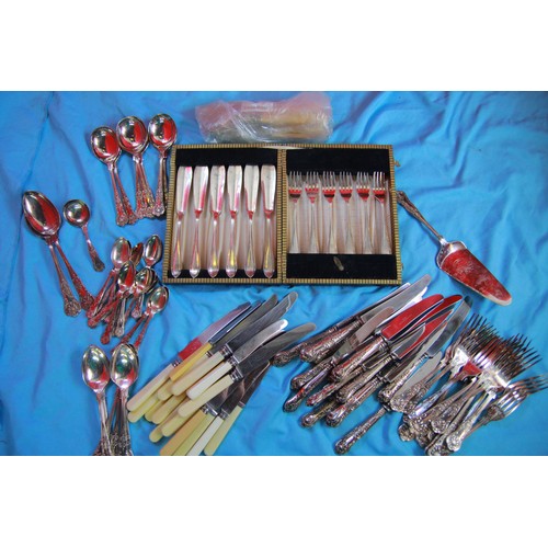 37 - A large assortment of cutlery including King's pattern, early 20th century, in good order, plus asso... 