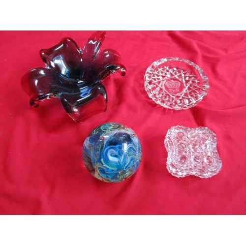 95 - A German glass Tulip bowl and another Leaf dish.