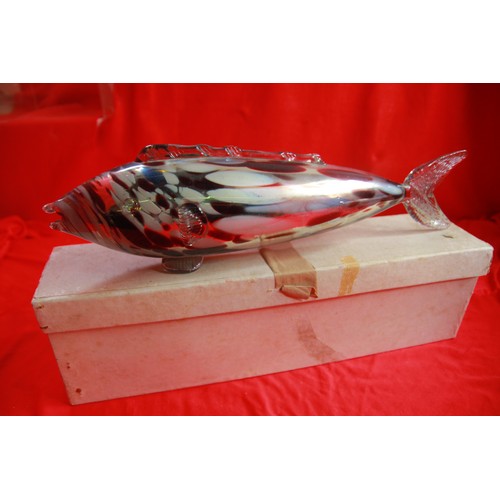 54 - A Murano style glass fish in original box and in excellent order