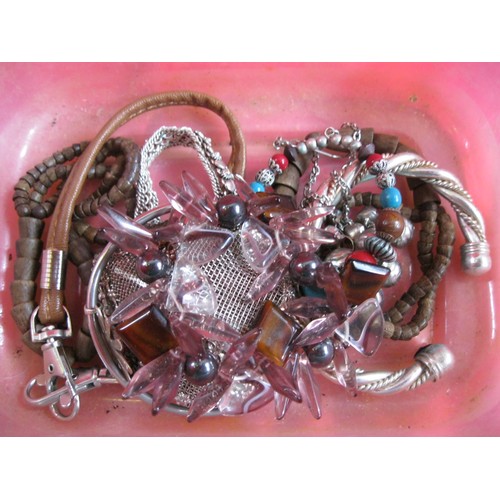 168 - Small carton of jewellery, including a a Silver Bracelet