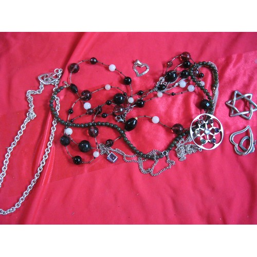 170 - Small collection of good quality, most silver jewellery