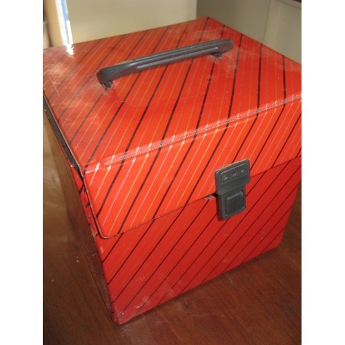203 - A box of 1970s/80s 45rpm singles