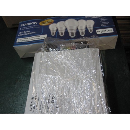 183 - Clamp lamp base and light bulbs