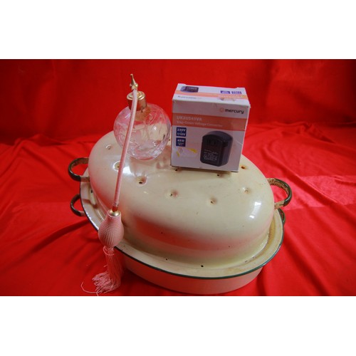 193 - A mixed lot including an enamelled crock pot, vintage scent atomiser and other items