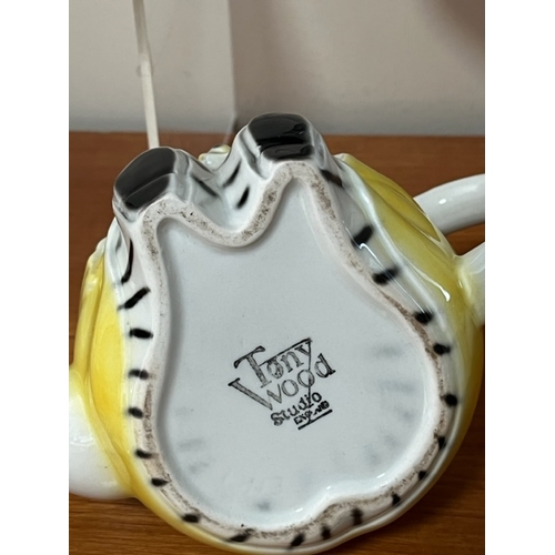 223 - x3 Novelty Teapots.  Two Tony Wood Studio Clowns, one Annie Rowe 'Eastenders'.  Only damage seems to... 