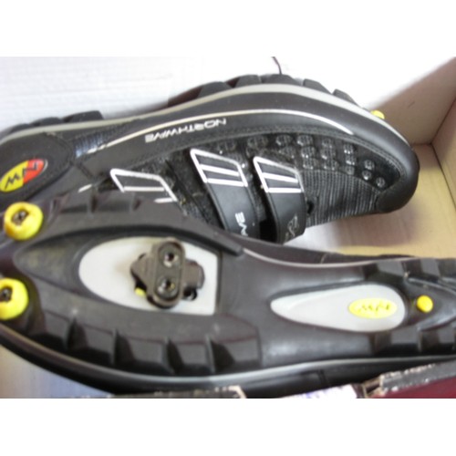 327 - A pair of North Wave cycling shoes size UK11 supplied in original box with SPD clips, never worn or ... 