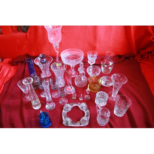 28 - A large tray of assorted glassware