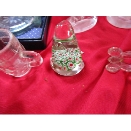 216 - A mixed selection of clear and obscure glass including a York minster boxed paperweight and two bird... 