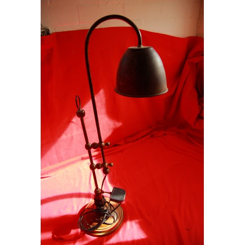 275 - An imposing bronze effect desk lamp in working order