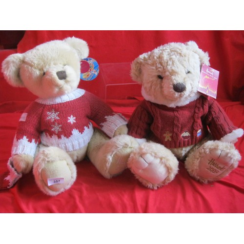 357 - A pair of Harrod's Christmas Bears in excellent condition, 2008 & 2009, with tags