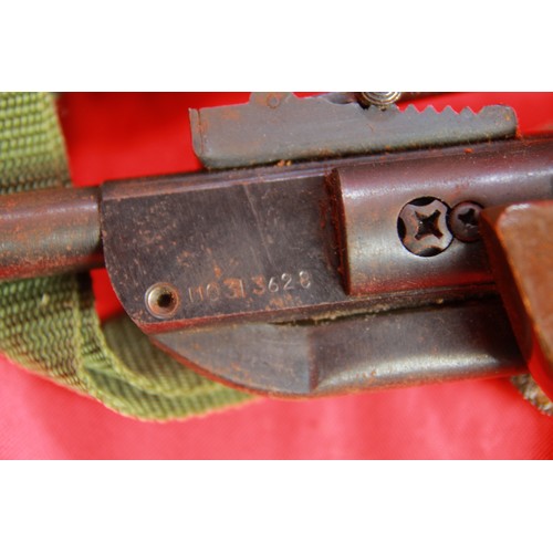 152 - An old air rifle, a/f