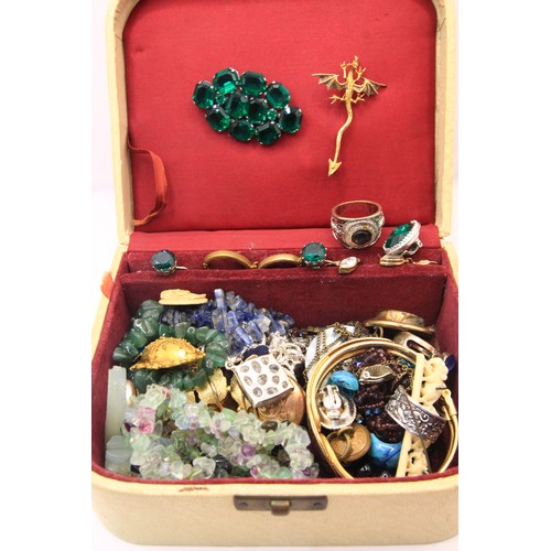 219 - A small box containing Victorian and other jewellery