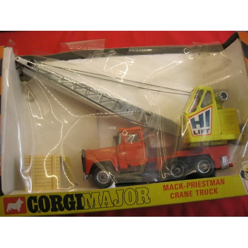 256 - A Corgi Major #1154 Mack Priestman Crane Truck, boxed, excellent order but some damage to cellophane... 