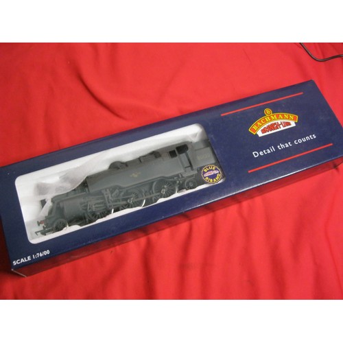 272 - A Bachmann Branch-Line 32-354A Standard Class 4MT Tank BR Lined Black L/Crest, boxed and in mint con... 