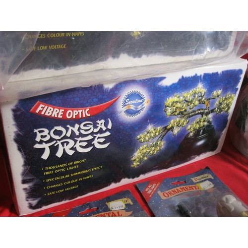 285 - New old stock - a pair of boxed fibre-optic light-up Bonsai trees, 4 small plastic light-up Christma... 