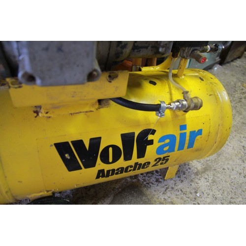 62 - A Wolfair Apache 25 compressor in working order and good cosmetic condition