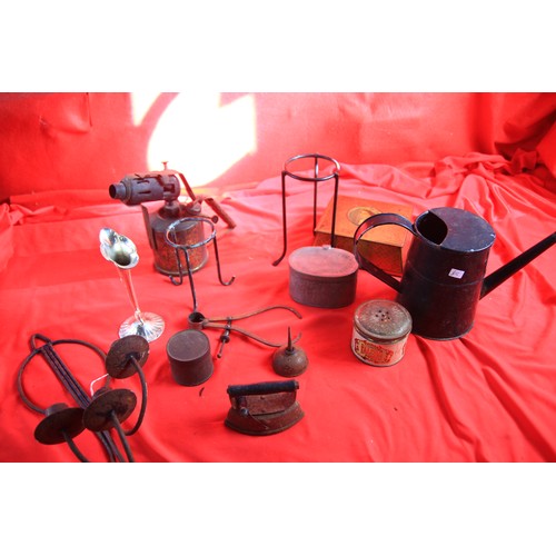 5 - Mixed lot of Metalware