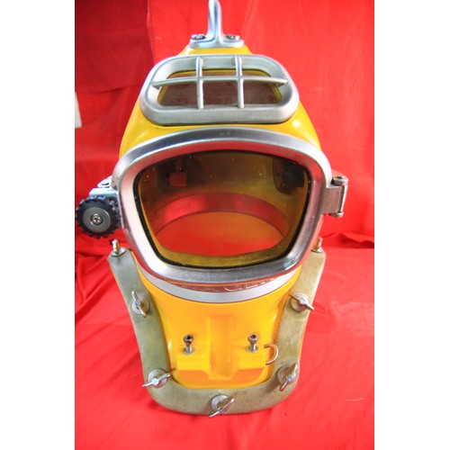 175 - A rare German 12 bolt Drager Deep Sea Diver's Helmet DM220, used but in excellent condition