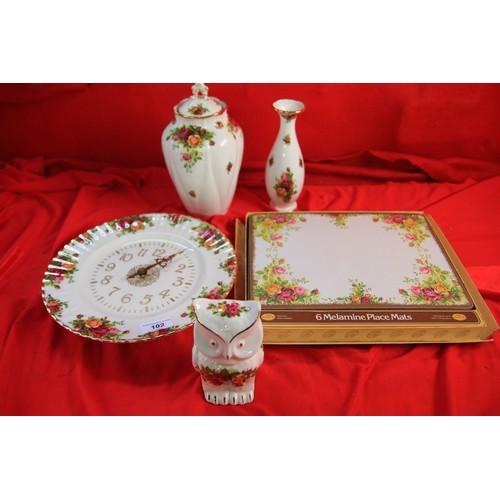 102 - Old country roses Lidded vase ,Clock ,bud vase and six placemats