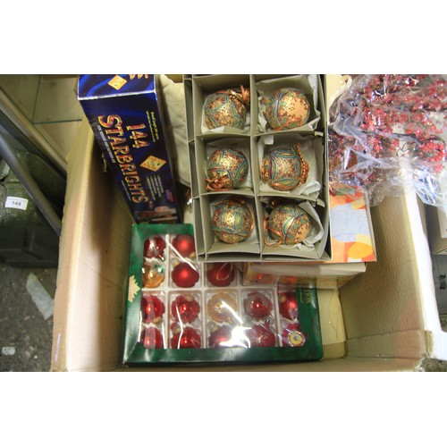 167 - A box of good quality Christmas Decorations