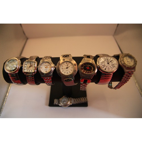 71 - 8 ladies bracelet watches, 5 by Le Chat and 3 by Chateau Sport, all in working order
