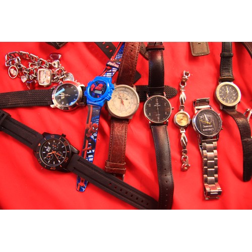 162 - A bag of assorted watches