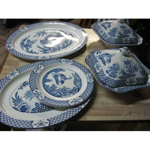 18 - A pair of Wood & Sons 'Yuan' pattern serving tureens with lids and a matching pair of meat platters ... 