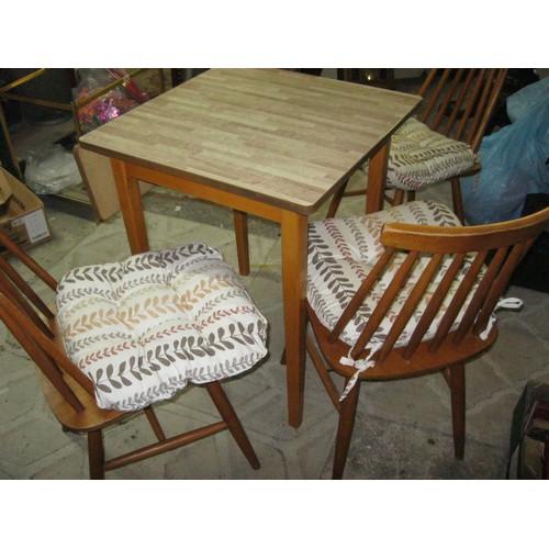 175 - 4 mid-century Ercol-style chairs and a small dining table with drop leaf to one side only, very retr... 