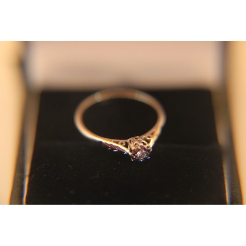 91 - 18ct 1/4ct Diamond Ring, approx weight 2g, Size M