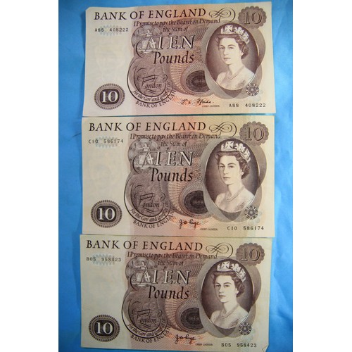 34 - 3 vintage Series C £10 notes, 1 x Fforde signature, 2 x Page, all in good order with minor creasing