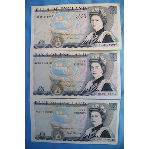 50 - 3 x vintage Series D £5 notes, all in very good condition