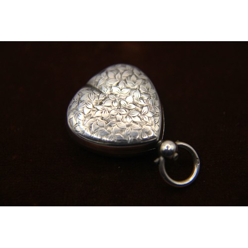 80 - Heart Shaped Sterling Silver Sovereign Case hallmarked for Birmingham 1927 by E J Houlston