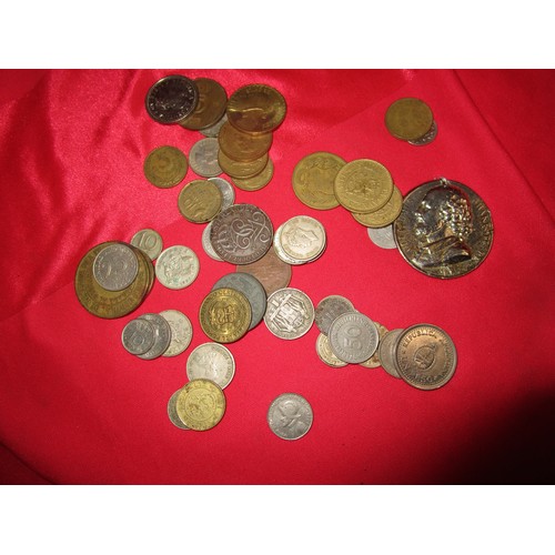 44 - Various mixed coinage from around the world as per pictures