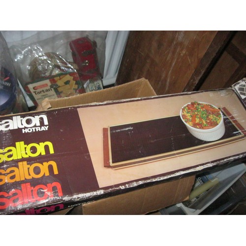 31 - A Salter hotplate in original box, in working order