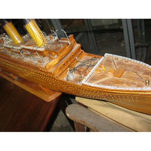 98 - A beautifully made Model of the Titanic 